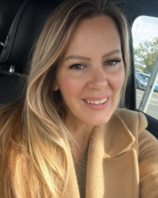 Photo of Sara Reynolds, Counsellor, MNCPS Acc.