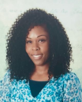 Photo of Alexandra Daniel, Licensed Professional Counselor in Alexandria, VA