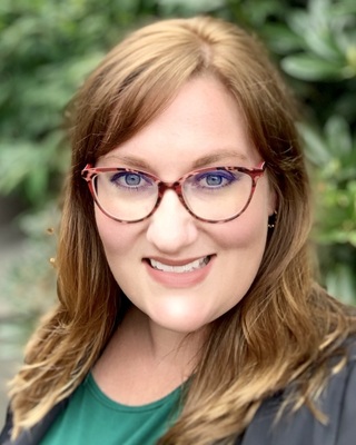 Photo of Lindsay Hill, Counselor in Redmond, WA