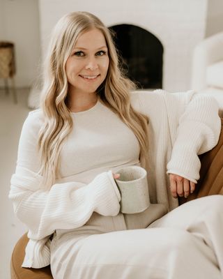 Photo of Emily Landon, Registered Psychotherapist (Qualifying), BSc, MA