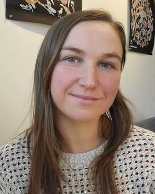 Photo of Claire Arrowsmith, Pre-Licensed Professional, BSc, MSW
