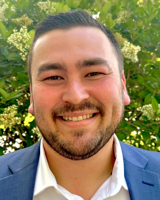 Photo of Noah Rosenthal, Marriage & Family Therapist Associate, AMFT, APCC