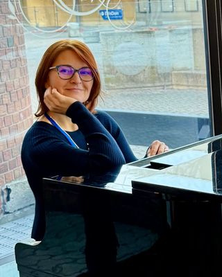 Photo of Aksana Kavaliova, Registered Psychotherapist, RP, MTA, MACP, MMT