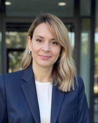 Photo of Dr. Arianne Suarez Lago, Psychiatrist, MD, CEDS