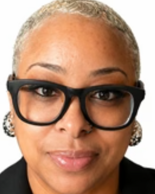 Photo of ShaQuilla Simmons, Psychiatric Nurse Practitioner, PMHNP