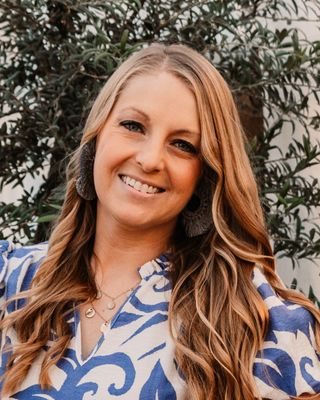 Photo of Erin Davis, Licensed Professional Counselor, MA, NCC, LCMHC