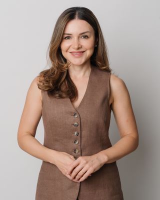Photo of Vanesa Sakota, Psychotherapist, MA, PACFA