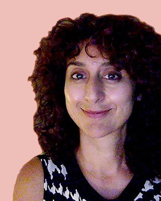 Photo of Claire de la Varre, Psychotherapist, PhD, MHGI