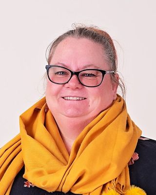 Photo of Sharon Askham, Psychotherapist, MA, HCPC-Art Therap.