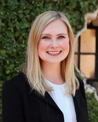 Photo of Lauren Wyatt - Dr. Lauren Wyatt - Trauma and Attachment Expert, Psychological Associate, Ph.D.