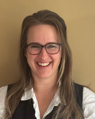 Photo of Emily Verseveldt, Marriage & Family Therapist, MA, CCC, RMFTSQ
