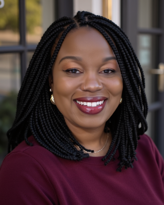 Photo of Lacrisha Holcomb, Counselor, LCMHC