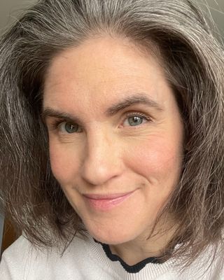 Photo of Laura Starnier, Counsellor, MBACP
