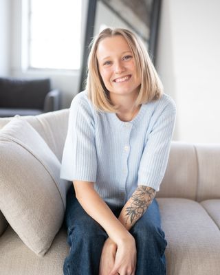 Photo of Lauren Adam, Registered Psychotherapist, MACP