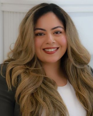 Photo of Shimone DeNiese, Registered Psychotherapist (Qualifying)
