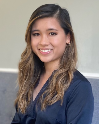 Photo of Oanh Le, Counselor