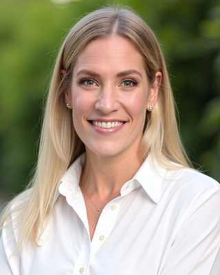 Photo of Lindsay Herzog, Counselor, LMHC