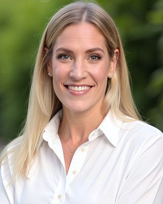 Photo of Lindsay Herzog, Counselor, LMHC
