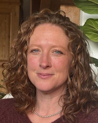 Photo of Sarah Ross, Counsellor, MNCPS Acc.