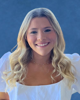 Photo of Lauren Sandtveit, Clinical Social Work/Therapist, LLMSW