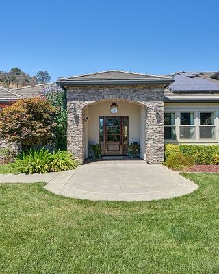 Photo of Traci Witt - Luxury Women's Detox and Recovery Center , LMFT, Treatment Center