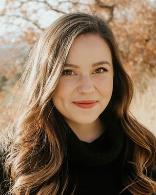 Photo of Lilly Larson - Lilly Larson, LCSW | Couple + Individual Therapy, Clinical Social Work/Therapist, LCSW