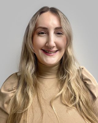 Photo of Sophie Usher, Counsellor, MACP, RCC, CCC