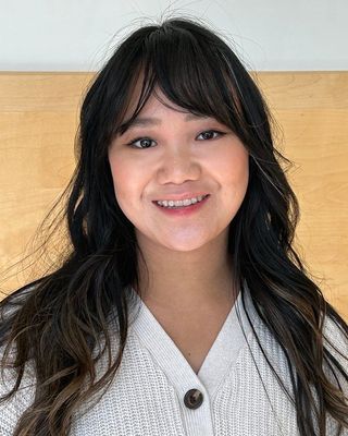 Photo of Alli Chin, MSW, RSW, Registered Social Worker
