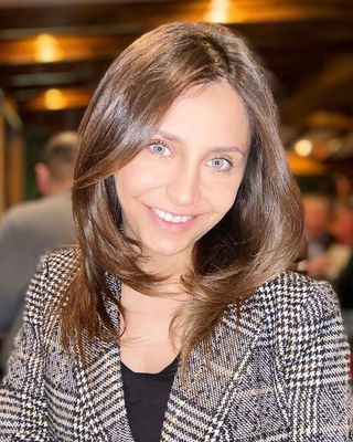 Photo of Nareh Ariana Nazari, Marriage & Family Therapist Associate in Glendale, CA
