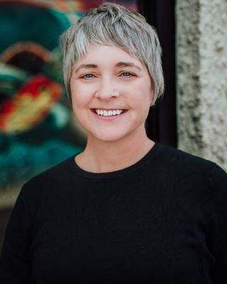 Photo of Amanda Crouse, Art Therapist, BFA, BEd, DKATI