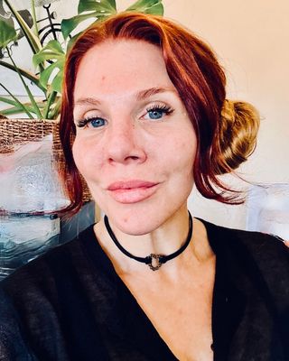 Photo of Traci Navara, Marriage & Family Therapist Associate, MA, AMFT, CATCIV