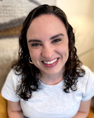 Photo of Lauren Freisinger, Pre-Licensed Professional, RN