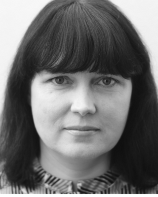 Photo of Lisa Moore, Psychotherapist, DCounsPsych, Pre-Accredited Member IACP