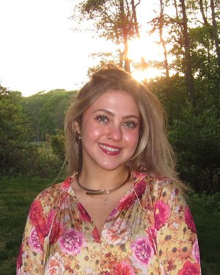 Photo of Ilana Steinmetz, Pre-Licensed Professional, LMHC, Intern