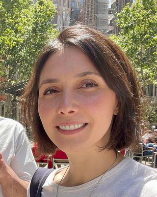 Photo of Dr Yasmine Olabi, Psychologist, HCPC - Clin. Psych.