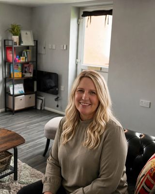 Photo of Gill Gillespie, Counsellor, MNCPS Acc.