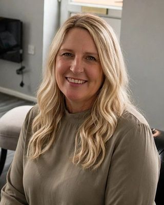 Photo of Gill Gillespie, Counsellor, MNCPS Acc.