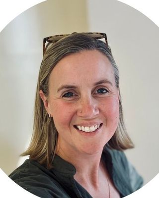 Photo of Shannon Mabey, Registered Psychotherapist, CMHC