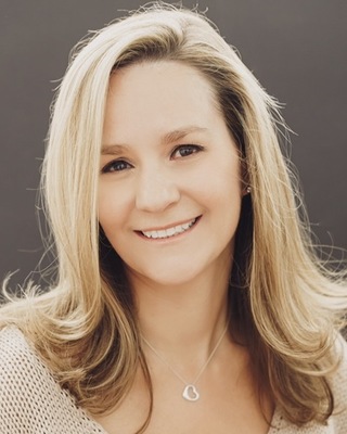 Photo of Claudia A Domnicz, Marriage & Family Therapist in Calabasas, CA