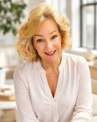 Photo of Caron Evans, Psychologist, CP