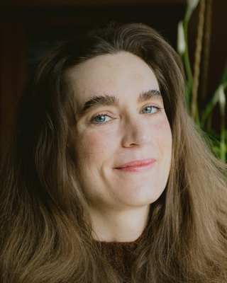 Photo of Taz Lynch, Psychotherapist, MA, HCPC-Art Therap.
