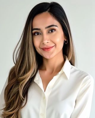 Photo of Melika Azari, Registered Psychotherapist (Qualifying), HBSc, ND