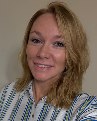 Photo of Julie Warren, LPC-Associate, MA