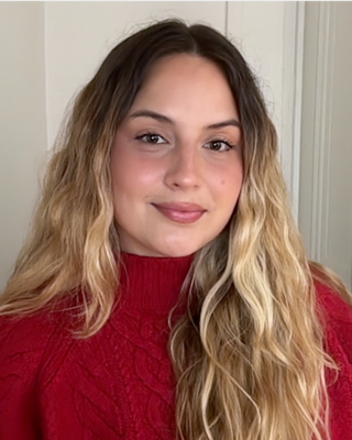 Photo of Ioana Neagoe, LPC