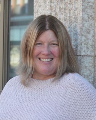 Photo of Holly Raatz, Marriage & Family Therapist, MS, LMFT