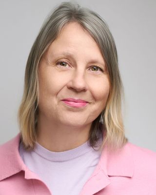 Photo of Lisa Dando, Psychotherapist, MBACP