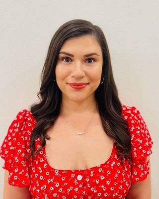 Photo of Valerie Alcaraz, Associate Professional Clinical Counselor, APCC