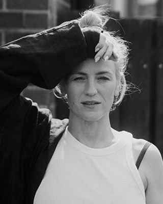 Photo of Lisa Kernoghan, Psychotherapist, MA