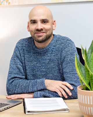 Photo of Seandor Szeles, Licensed Professional Counselor, MA, LPC