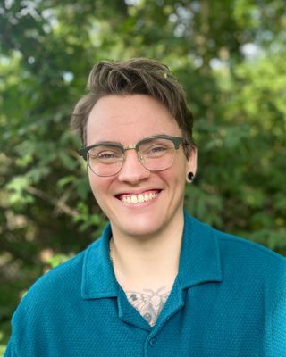 Photo of Ash Johnson, Clinical Social Work/Therapist, LLMSW